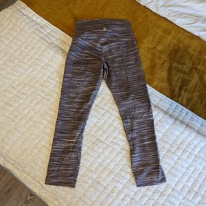 [FINAL PRICE REDUCTION] Lululemon Size 4 cropped leggings